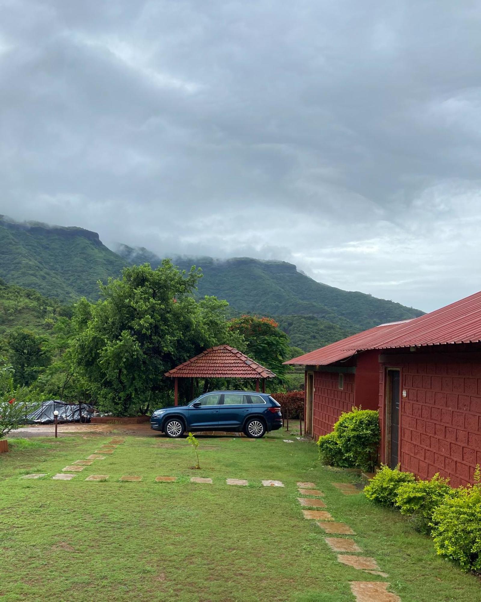 Mysticstays Resort Wai Exterior photo